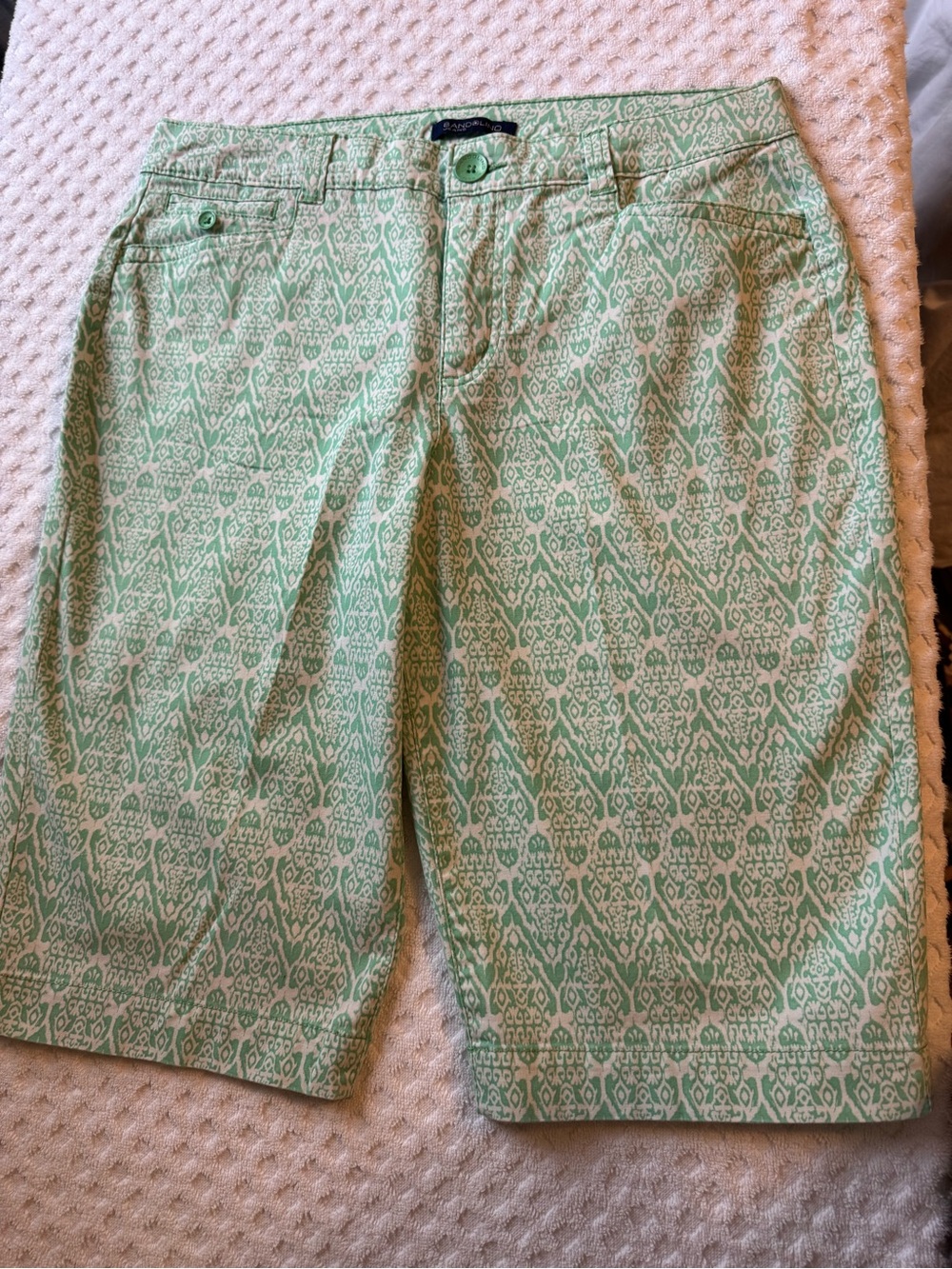 Bandolino Green & White Patterned Bermuda Shorts Size 10